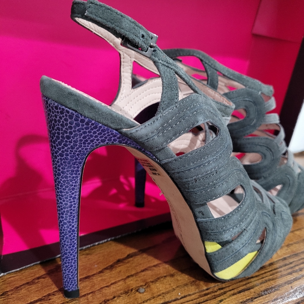 Vince camuto high heel sandal sz 6